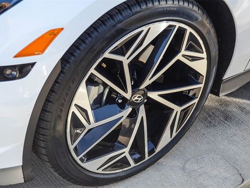 Used 2023 Hyundai Ioniq 6 Limited image 9