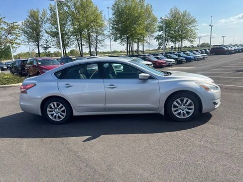 Used 2015 Nissan Altima 2.5 S w/ Power Driver Seat Package FWD image 4