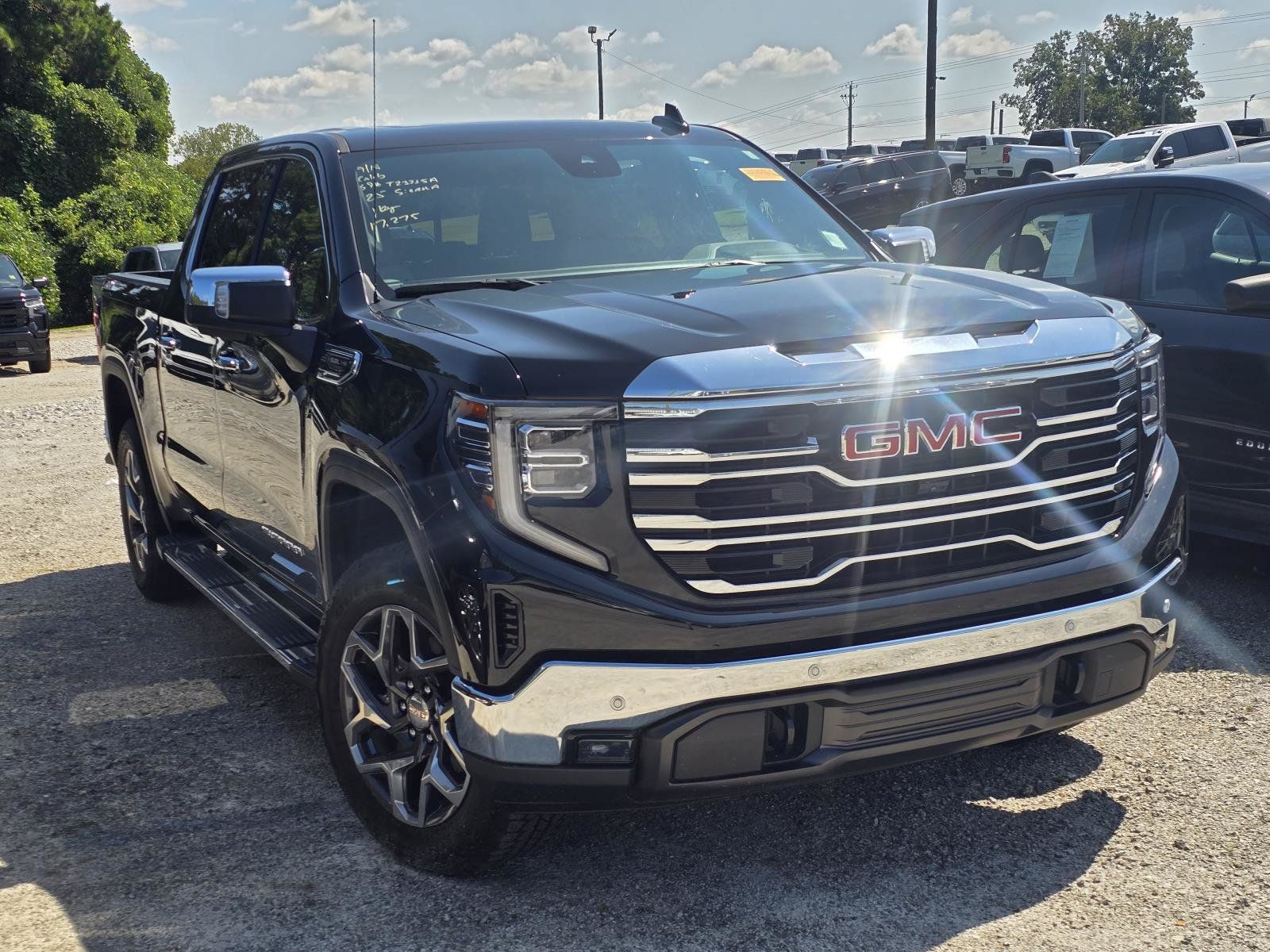 Used 2025 GMC Sierra 1500 SLT w/ SLT Premium Plus Package AWD/4WD image 3