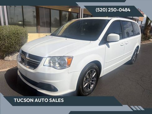 Used 2017 Dodge Grand Caravan SXT w/ Rear Park Assist Package FWD image 1