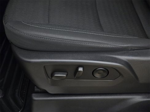 Used 2025 Chevrolet Silverado 2500 LT w/ Convenience Package image 27