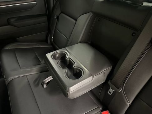 Used 2025 GMC Sierra 1500 SLT w/ SLT Convenience Package image 36