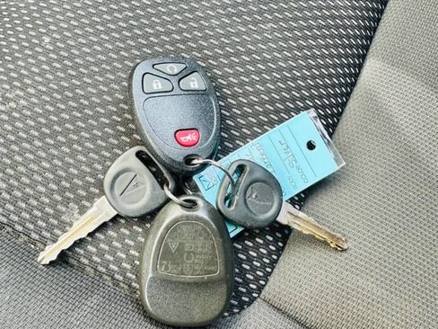 Used 2009 Pontiac Torrent Base 4dr SUV w/ Preferred Package image 22