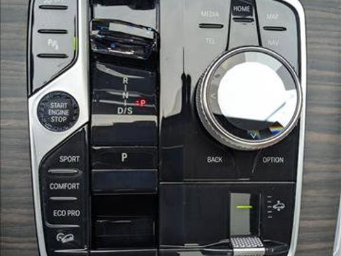 Used 2023 BMW X7 xDrive40i w/ Executive Package image 18