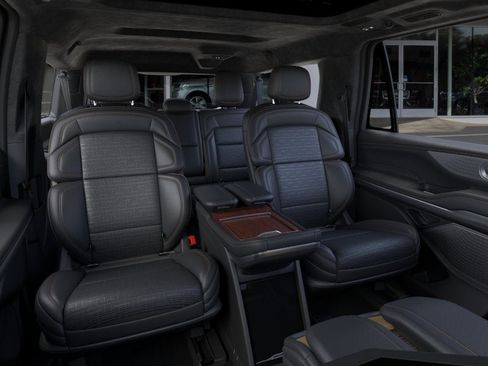 New 2026 Lincoln Navigator L Black Label AWD/4WD image 11