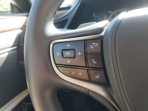 Used 2025 Lexus ES 350 w/ Premium Package image 26