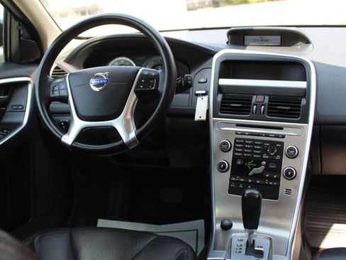 Used 2011 Volvo XC60 T6 image 12