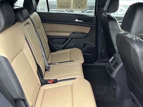 Used 2023 Volkswagen Atlas Cross Sport SE w/ Panoramic Sunroof Package image 14