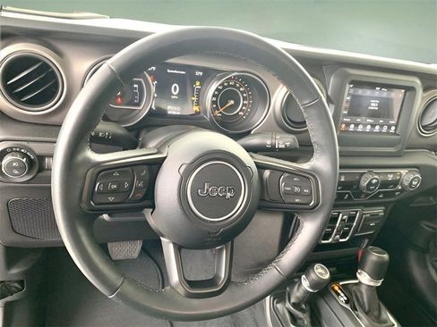 Used 2021 Jeep Gladiator Sport image 28