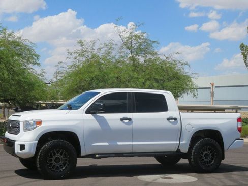 Used 2015 Toyota Tundra SR5 w/ SR5 Upgrade Package AWD/4WD image 1