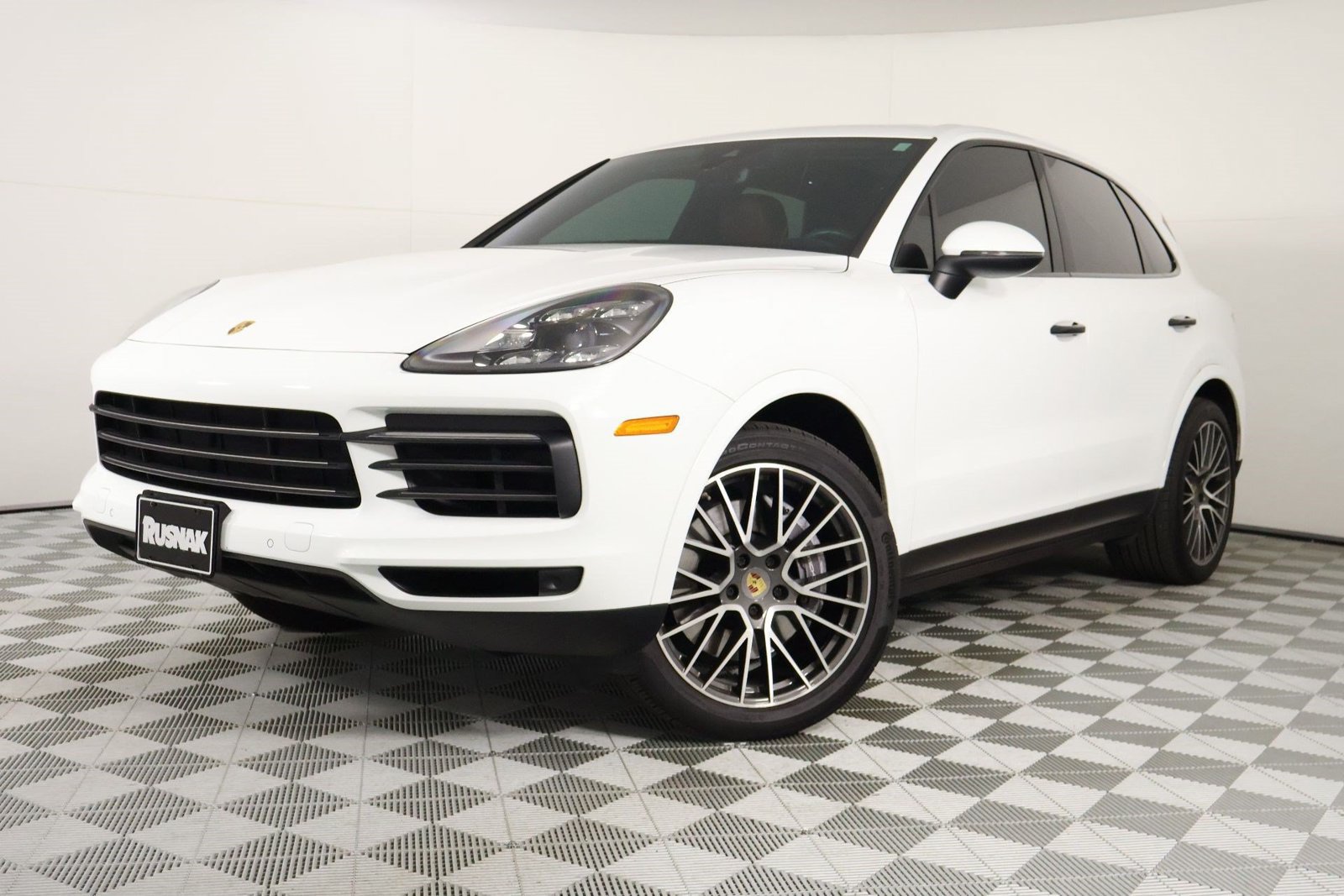 Certified 2022 Porsche Cayenne Platinum Edition AWD/4WD image 35