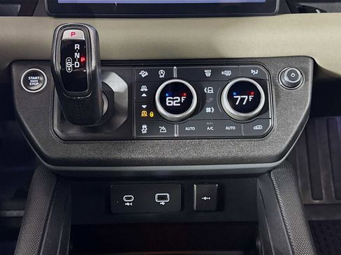 Used 2021 Land Rover Defender 90 X-Dynamic S image 17