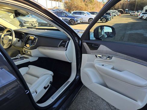 Used 2023 Volvo XC90 T8 Ultimate w/ Protection Package Premier image 10