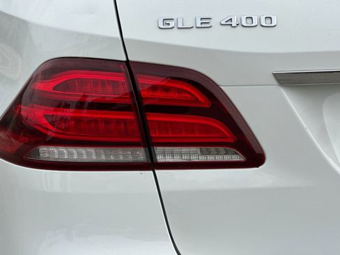 Used 2019 Mercedes-Benz GLE 400 4MATIC image 27