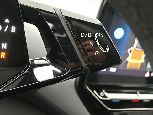 Used 2024 Volkswagen ID.4 2WD image 19