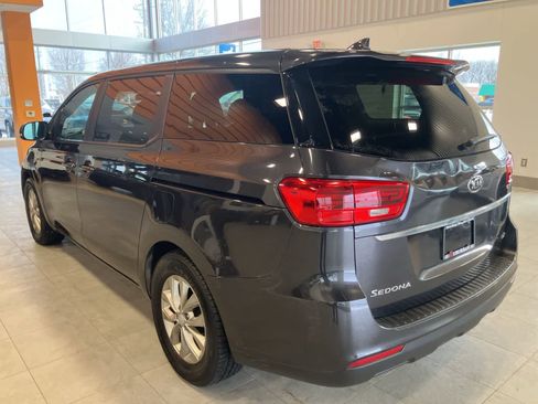 Used 2021 Kia Sedona LX image 7