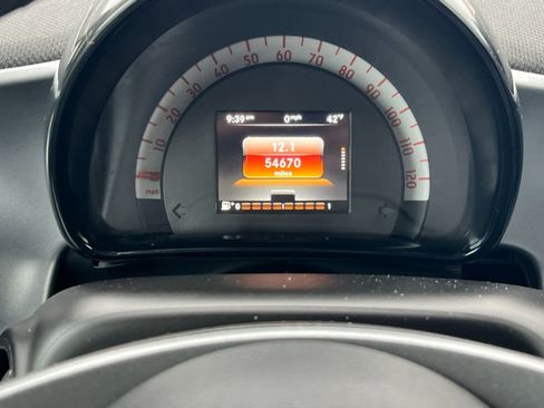 Used 2016 smart fortwo passion image 22