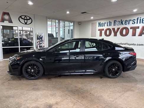 Used 2025 Toyota Camry SE FWD image 7