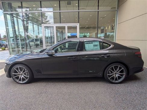 Used 2026 Genesis G70 2.5T Prestige image 2