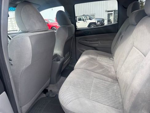 Used 2011 Toyota Tacoma 4x4 Double Cab w/ SR5 Pkg #2 image 22