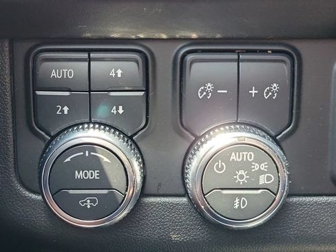 Used 2024 GMC Yukon Denali Ultimate w/ LPO, Illumination Package AWD/4WD image 35