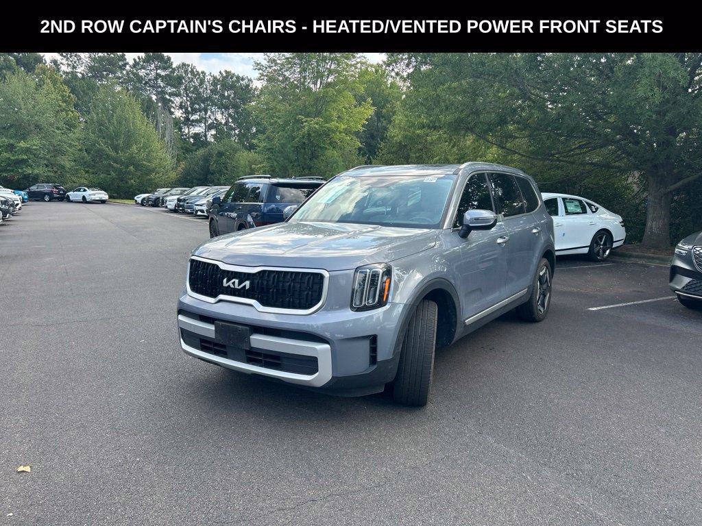 Used 2024 Kia Telluride EX w/ EX Captain's Chair Package AWD/4WD image 2