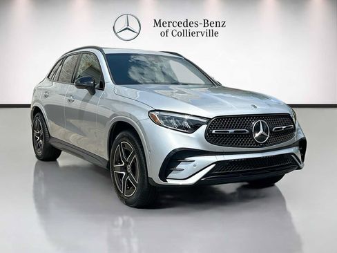 Used 2025 Mercedes-Benz GLC 300 4MATIC w/ AMG Line image 3