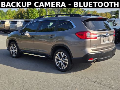 Used 2022 Subaru Ascent Limited AWD/4WD image 5