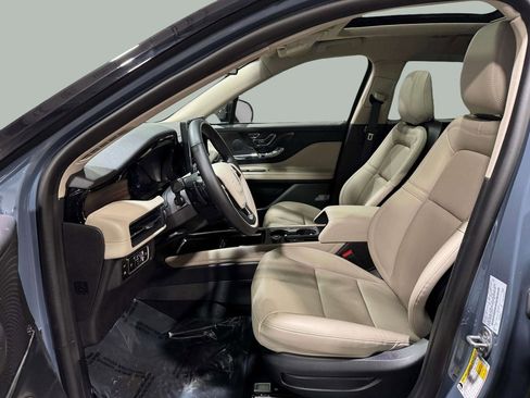 Certified 2025 Lincoln Corsair Grand Touring image 5