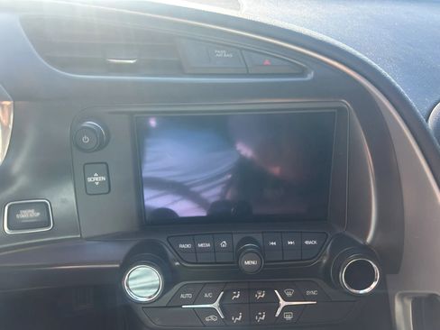 Used 2014 Chevrolet Corvette Stingray Coupe RWD image 15