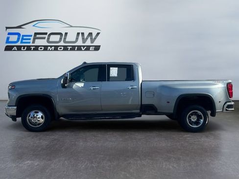 Used 2024 Chevrolet Silverado 3500 LTZ w/ LTZ Plus Package image 6