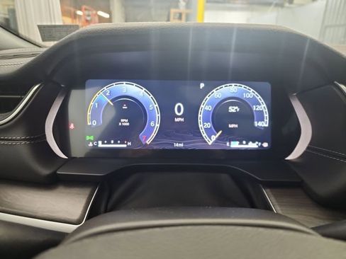 New 2025 Jeep Grand Cherokee L Limited w/ Luxury Tech Group II image 24