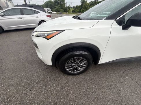 Used 2023 Nissan Rogue S AWD/4WD image 10