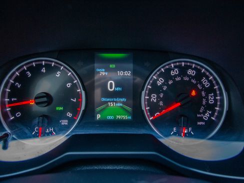 Used 2020 Toyota RAV4 XLE w/ XLE Grade Weather Package AWD/4WD image 20