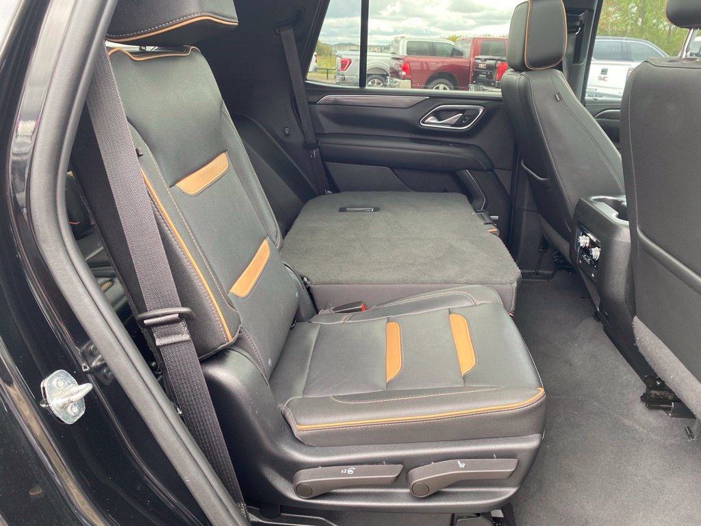 Used 2023 GMC Yukon AT4 w/ AT4 Premium Package AWD/4WD image 17