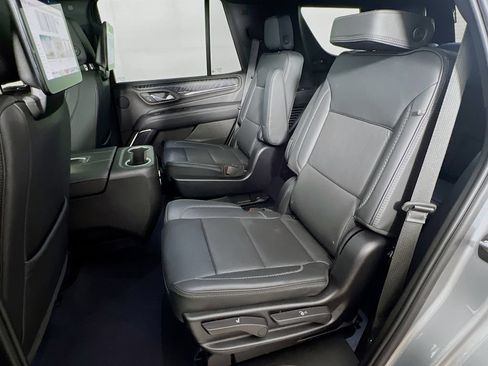 Used 2024 GMC Yukon Denali w/ Advanced Technology Package AWD/4WD image 26