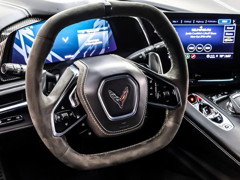 Used 2023 Chevrolet Corvette Stingray Premium Cpe w/ Z51 Performance Package image 17