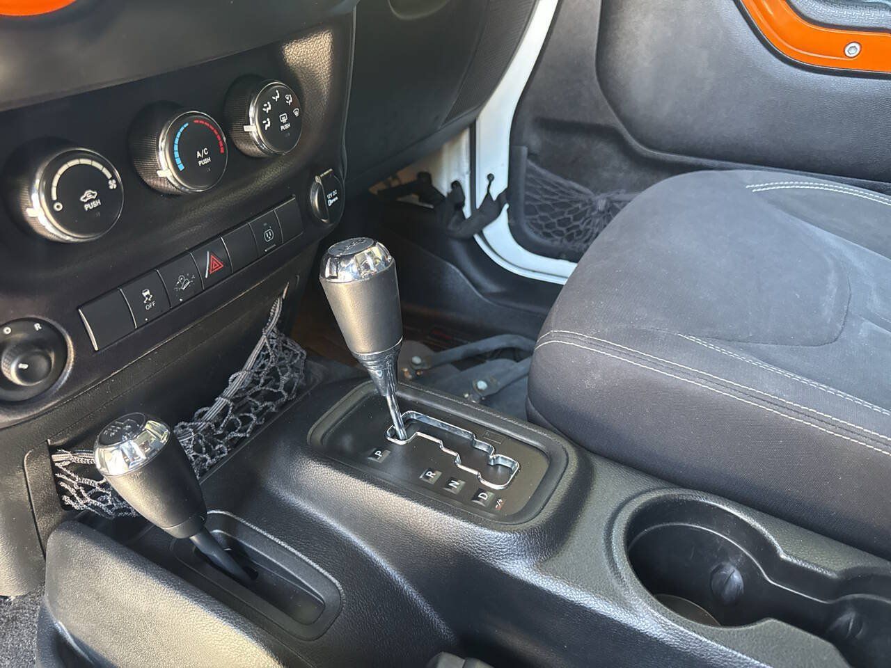 Used 2015 Jeep Wrangler Unlimited Sahara AWD/4WD image 23