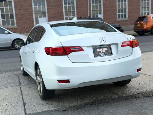 Used 2013 Acura ILX w/ Technology Package FWD image 6