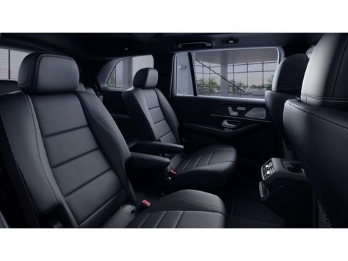 Used 2023 Mercedes-Benz GLS 450 4MATIC image 5