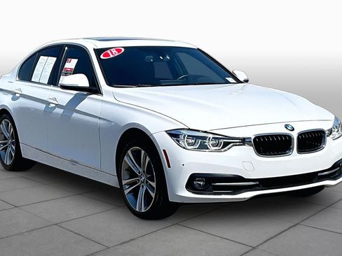Used 2018 BMW 330i Sedan w/ Convenience Package RWD image 2
