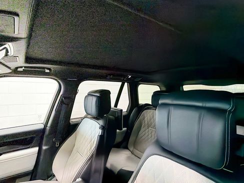 Used 2021 Land Rover Range Rover SV Autobiography Dynamic image 27