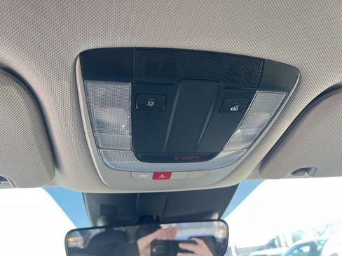 Used 2024 Kia Sorento S image 30