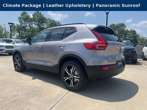 New 2026 Volvo XC40 B5 Plus image 5