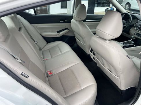 Used 2020 Nissan Altima 2.0 Platinum image 13