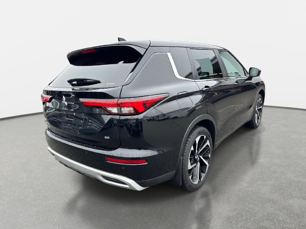 Used 2023 Mitsubishi Outlander Ralliart AWD/4WD image 4