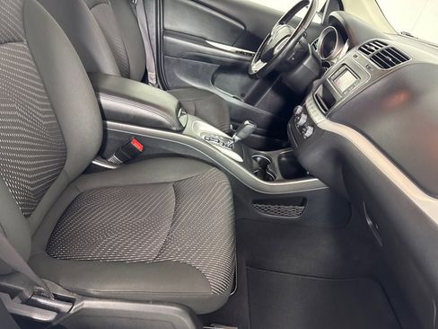 Used 2020 Dodge Journey SE w/ SE Popular Equipment Group image 26