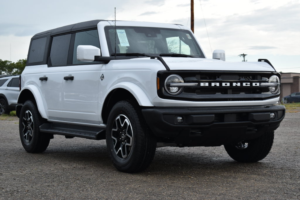 New 2026 Ford Bronco Outer Banks AWD/4WD image 3