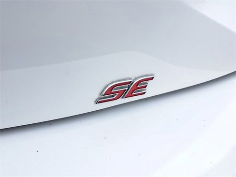 Used 2022 Toyota Corolla SE image 8