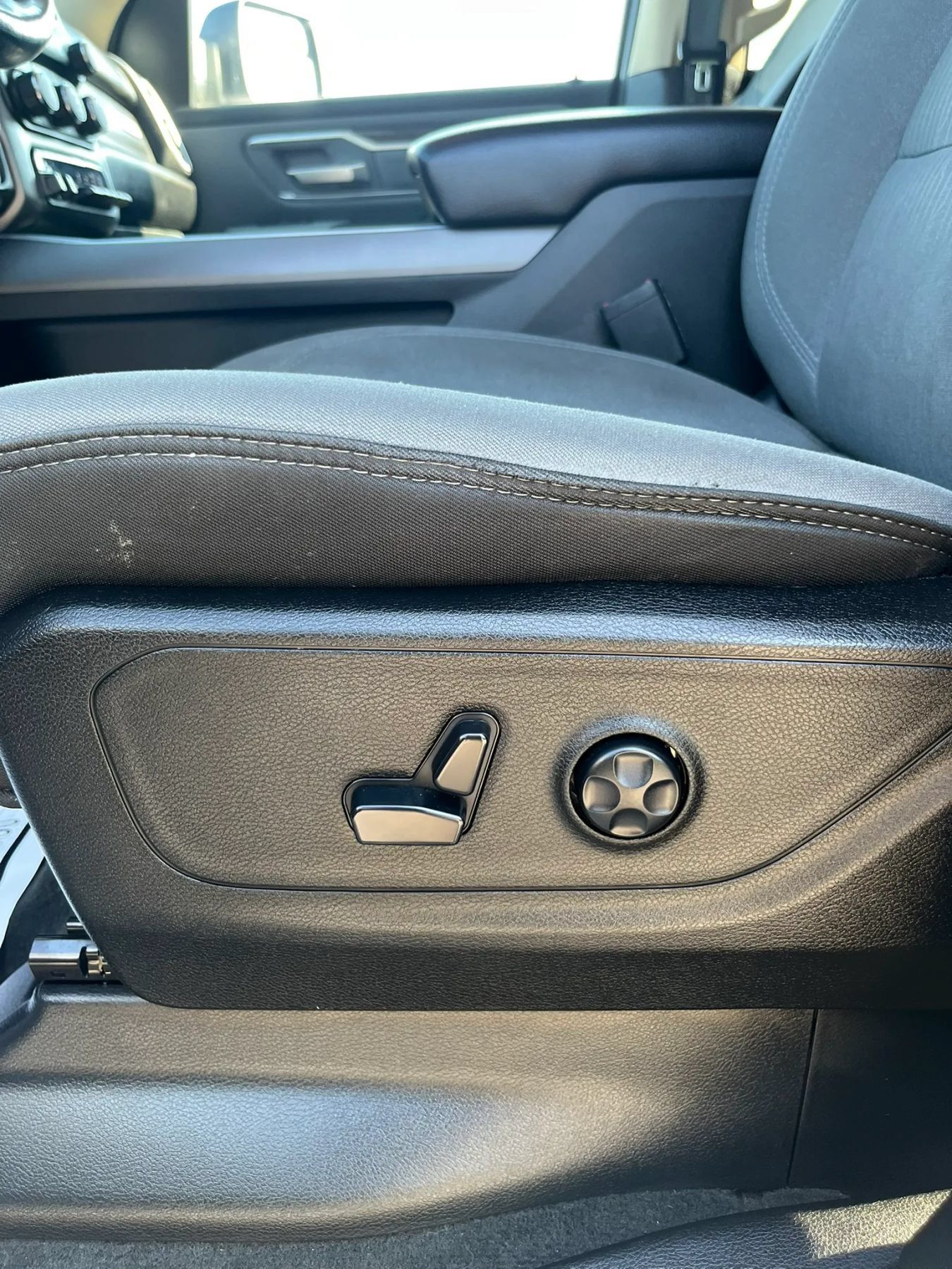 Used 2020 RAM 1500 Big Horn AWD/4WD image 31